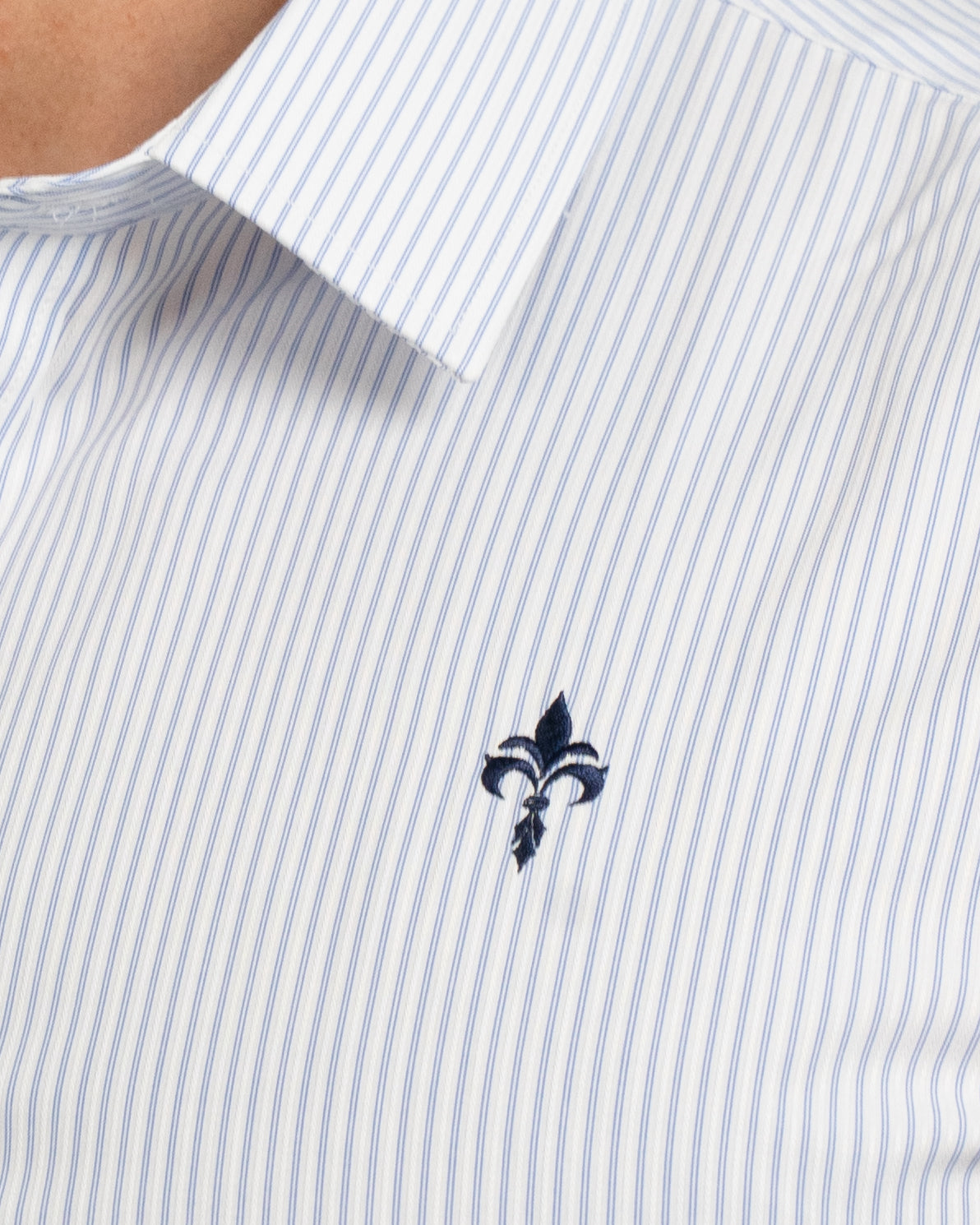 NEW! Tailored Fit Long Sleeve Shirt Pin Stripe White/ Blue