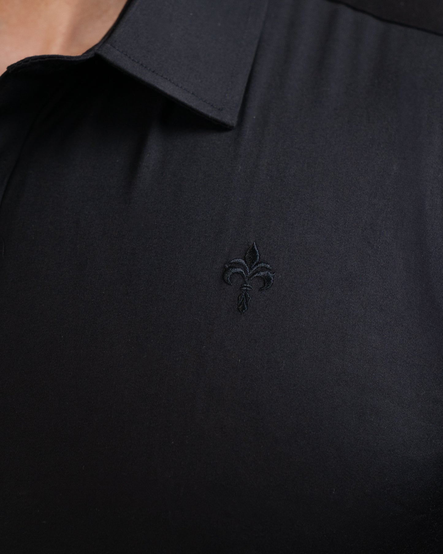 NEW! Tailored Fit Short Sleeve Shirt Black